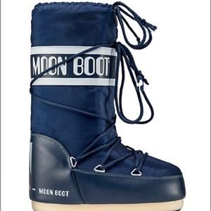 Icon Moon Boot NWT